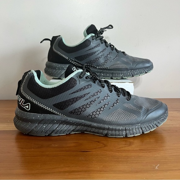 Fila Women’s Memory Finition Running Shoe Size 10 Black, Gray & Blue - Picture 1 of 9